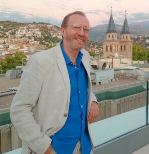 ENTREVISTA A:  ÁNGEL OLGOSO