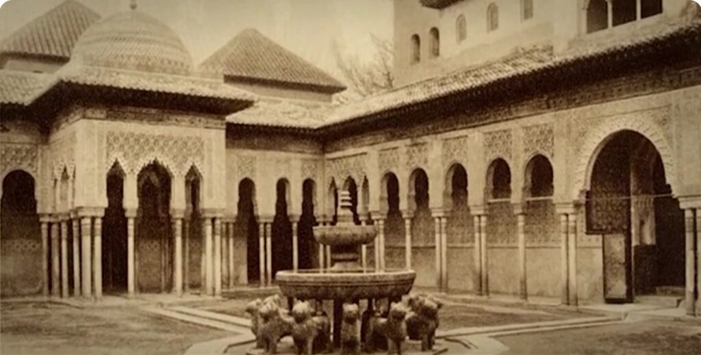 patio leones antes 2 1